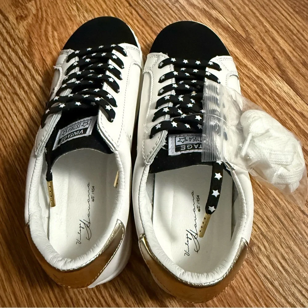 NWOT Vintage Havana Bianca Sneakers Black and Gold Size 5.5